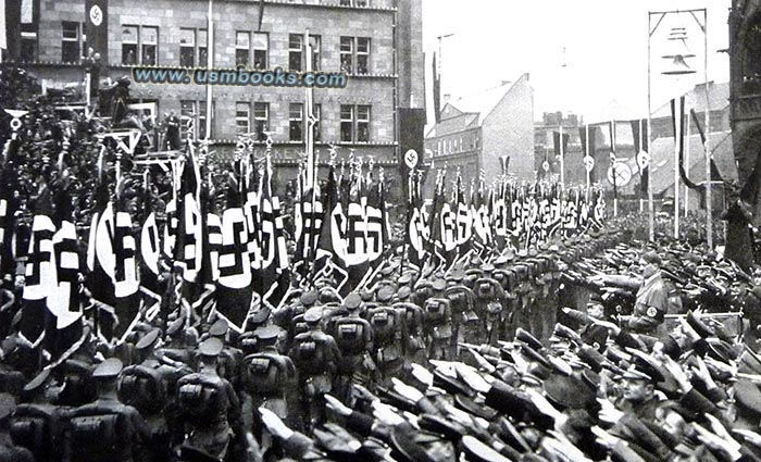 Deutsch ist die Saar, nazi swastika flags, Hitler review