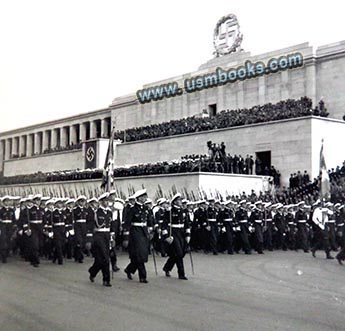 Die blauen Jungs marschieren, Zeppelinwiese 1938