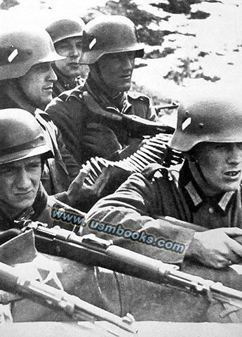 Nazi riflemen, Nazi machine gun