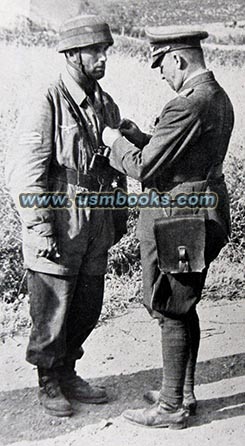 General der Flieger Student mit Fallschirmjaeger in Kreta