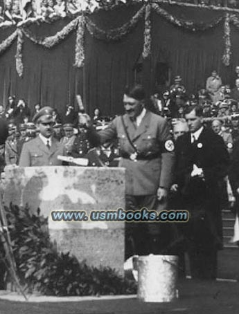 HITLER, Grundsteinlegung zum Haus der Deutschen Kunst in Mnchen 1933