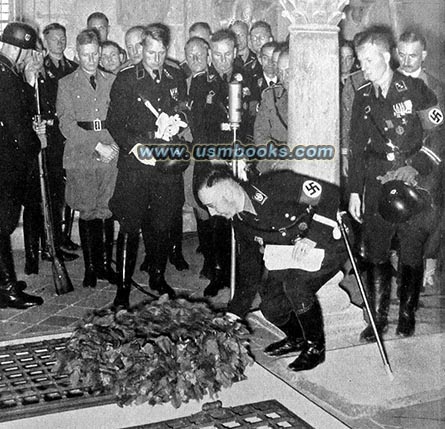 Himmler at the tomb of Koenig Heinrich I in Quedlinburg