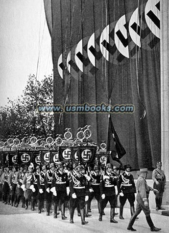 SS men with Nazi Standarte