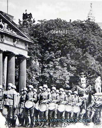 Nazi soldiers ate the Neue Wache