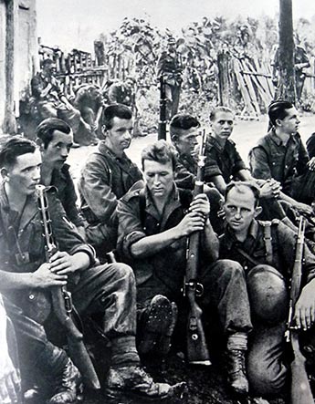 Nazi paratroopers